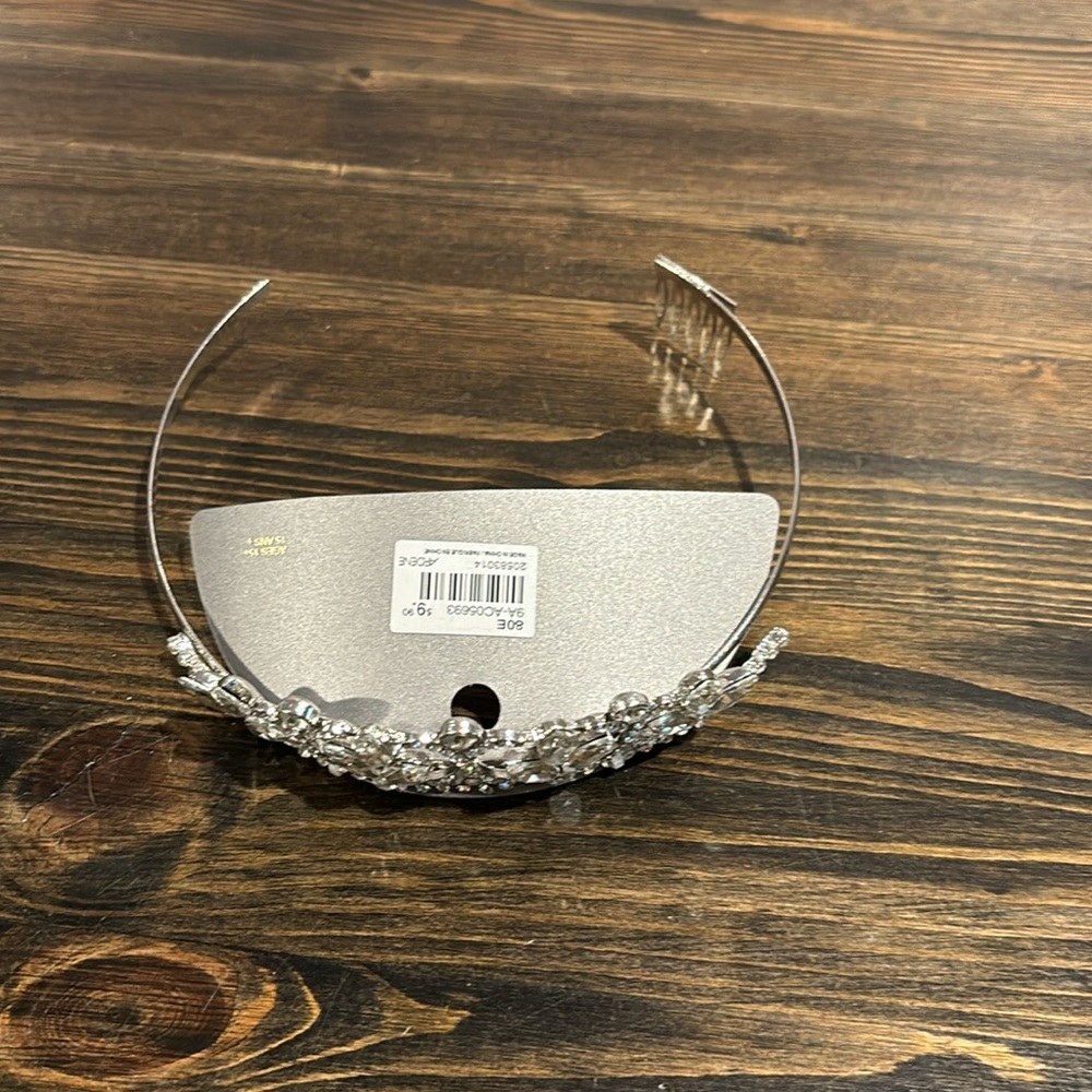 Adrene rhinestone tiara - Picture 4 of 5